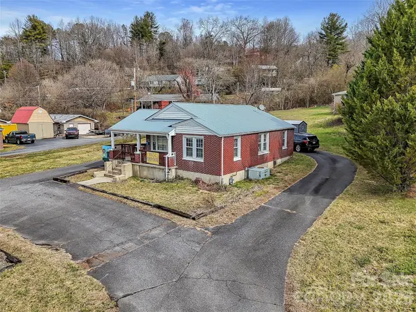 286 Skyland DR, Sylva, NC 28779