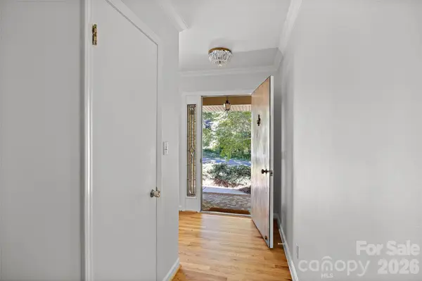 933 Coulwood DR, Charlotte, NC 28214