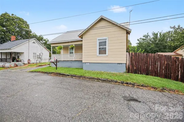 208 Copley ST, Lexington, NC 27292