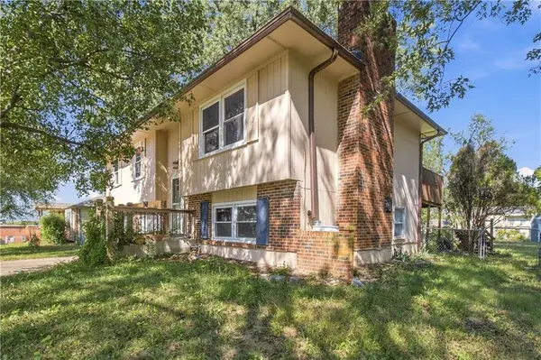 103 Fairview AVE, Warrensburg, MO 64093