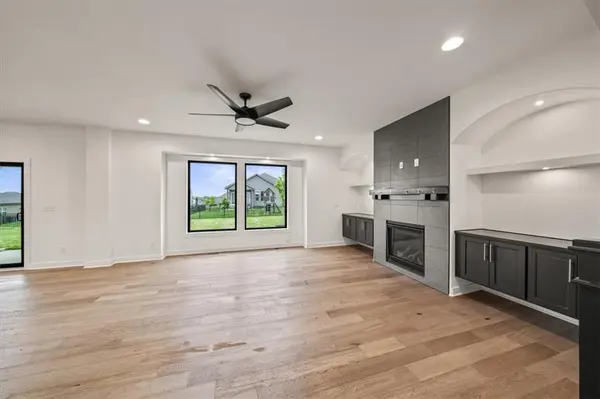 4709 NE Freehold DR, Lee's Summit, MO 64064