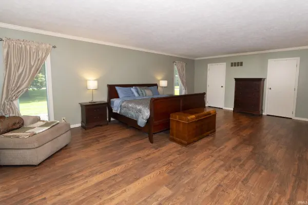 1704 Brookwood Dr. ***, Elkhart, IN 46514-4237