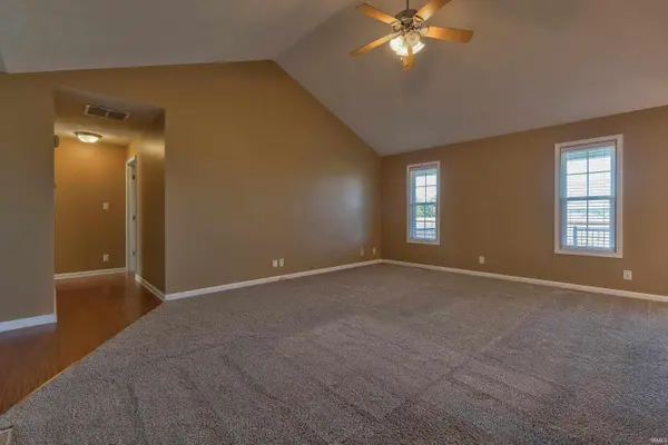 3900 Canyon Rock CT, Evansville, IN 47725-8274