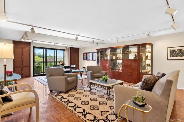 12 Bond ST #4D, Great Neck, NY 11021