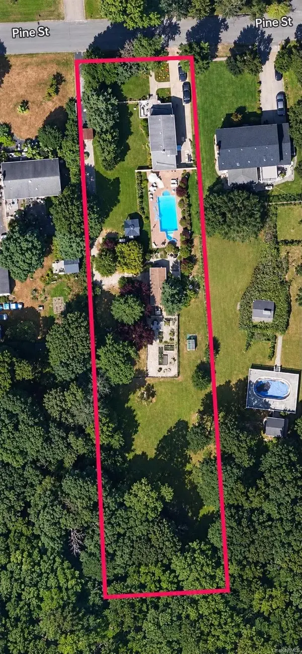 32 Pine ST, Selden, NY 11784