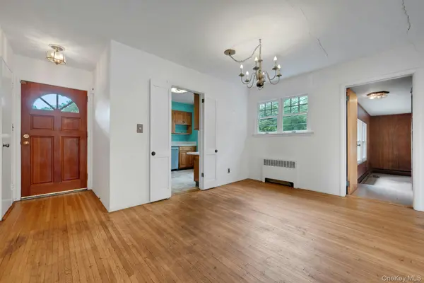 277 Crest DR, Tarrytown, NY 10591
