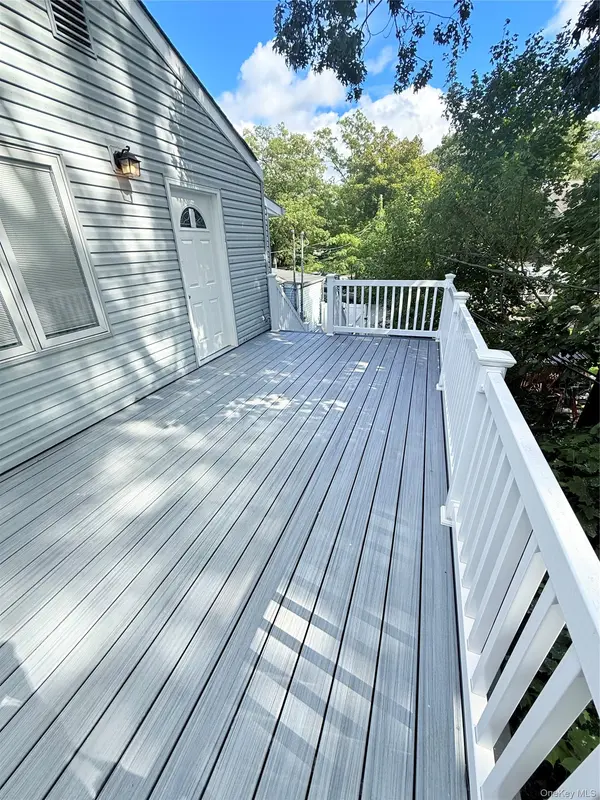 5000 Express Dr S, Holbrook, NY 11741