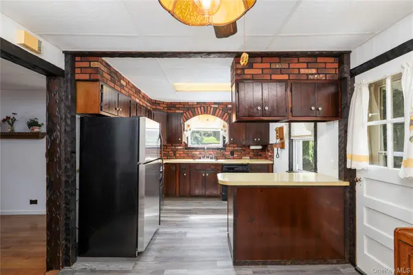 21 Annsville TRL, Yonkers, NY 10703