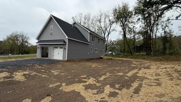 17 Sunset LN, New Hampton, NY 10958