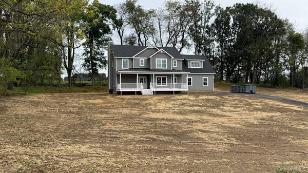 17 Sunset LN, New Hampton, NY 10958