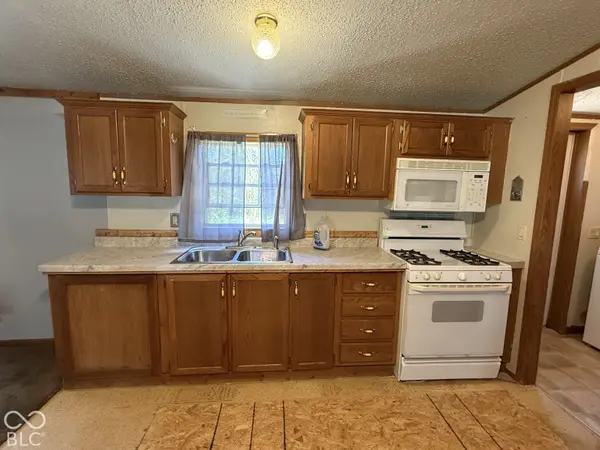 4663 Breckenridge, Columbus, IN 47203