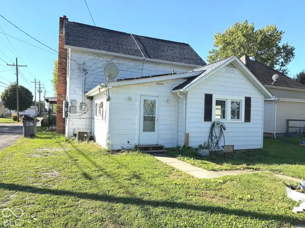 820 W 9th ST, Rushville, IN 46173