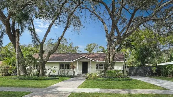 1763 SOUTH DR, Sarasota, FL 34239