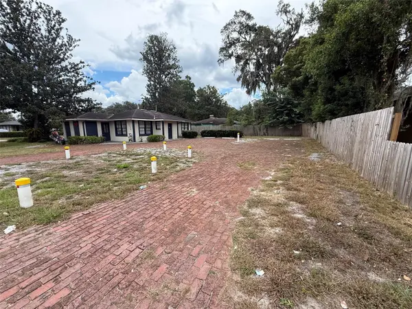 2226 NW 8TH CT, Gainesville, FL 32609