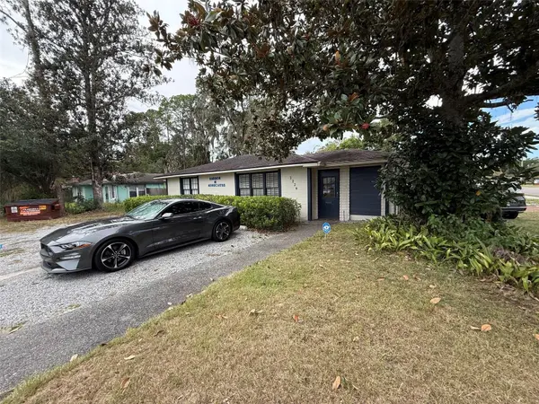 2226 NW 8TH CT, Gainesville, FL 32609