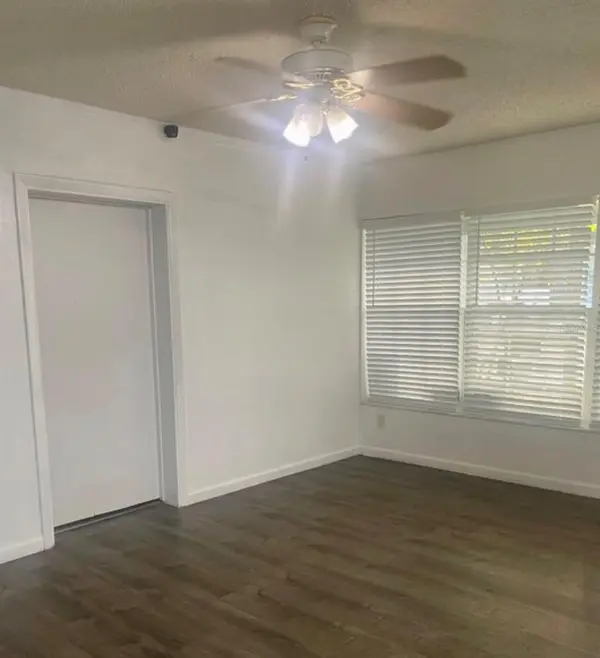 3995 40TH ST N, St Petersburg, FL 33714