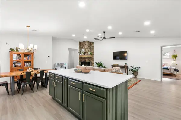 31234 CHEVY CHASE DR, Sorrento, FL 32776