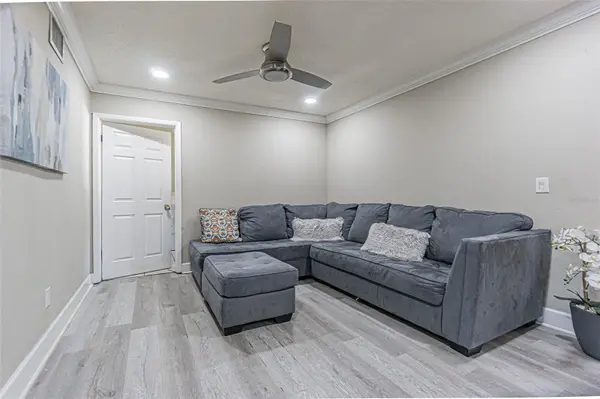 6811 MITCHELL CIR, Tampa, FL 33634