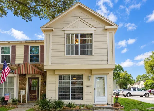 13810 FLETCHERS MILL DR, Tampa, FL 33613