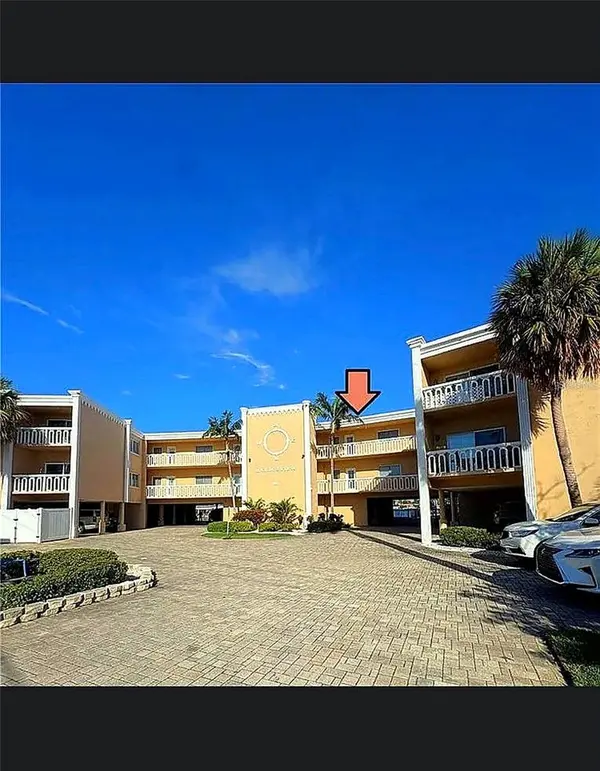11605 3RD ST E #306, Treasure Island, FL 33706