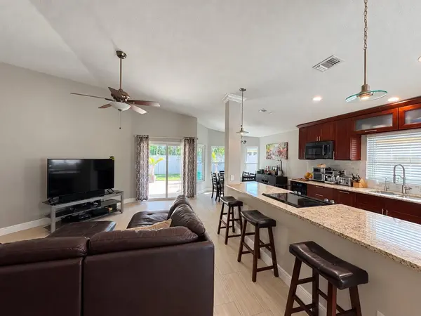 2212 CATTLEMAN DR, Brandon, FL 33511