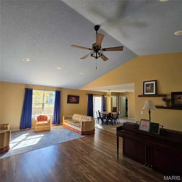 3024 Wolf RUN, Poplar Bluff, MO 63901