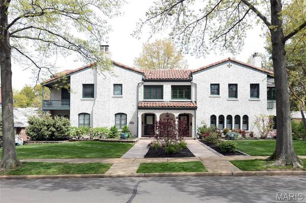 8045 Watkins, St Louis, MO 63105