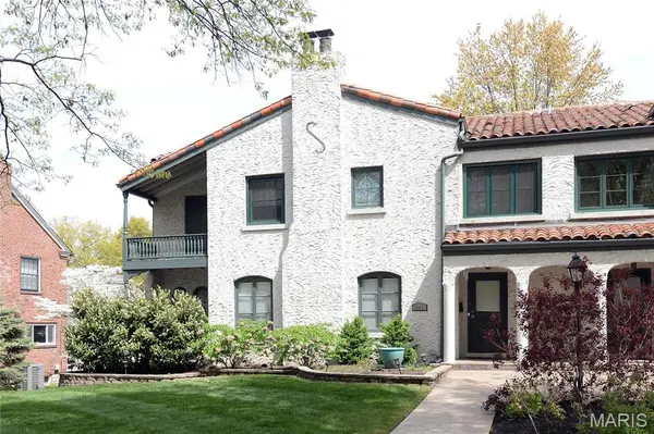 8045 Watkins, St Louis, MO 63105