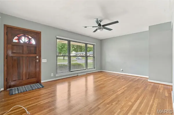 3011 Peal DR, Mehlville, MO 63125