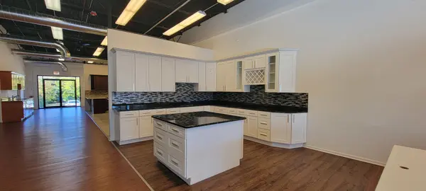 248 E Roosevelt RD, Lombard, IL 60148
