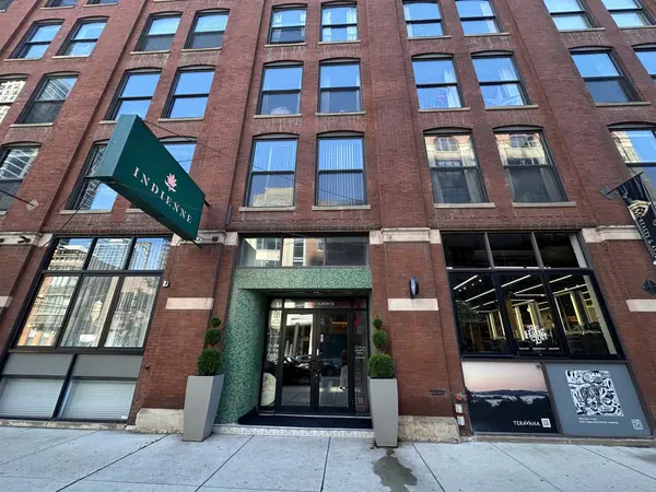 217 W Huron ST #5, Chicago, IL 60654
