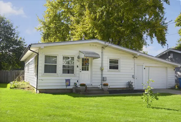 1209 Retz DR, Ottawa, IL 61350