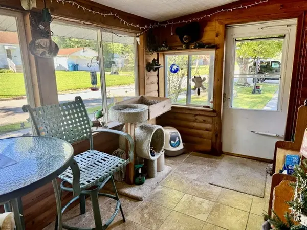 404 E 2nd ST, Oglesby, IL 61348