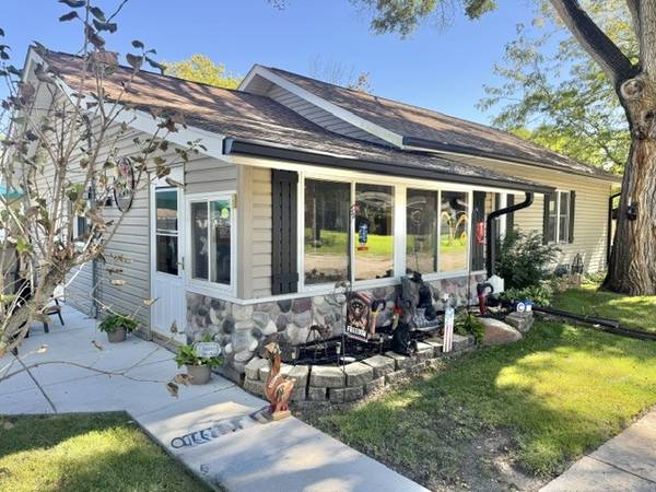 404 E 2nd ST, Oglesby, IL 61348