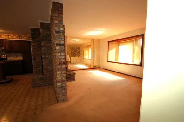5410 Surrey DR, Bettendorf, IA 52722