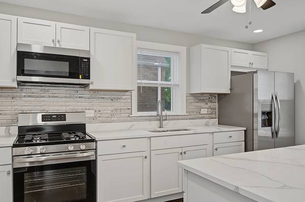 11325 S Avenue H, Chicago, IL 60617