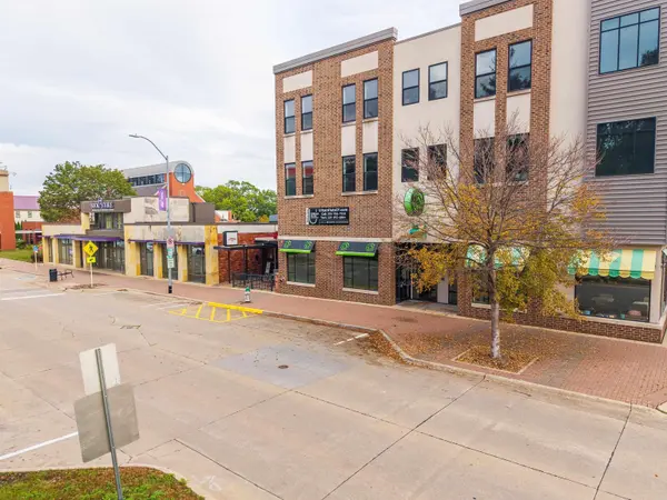 917 W 23Rd ST #B, Cedar Falls, IA 50613