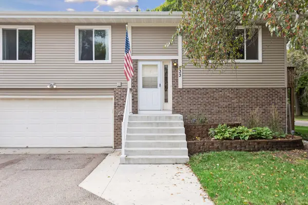 533 Ravoux RD, Chaska, MN 55318