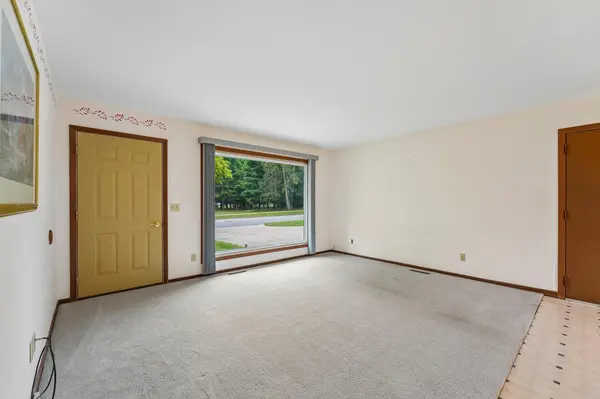 721 Bongey DR, Menomonie, WI 54751