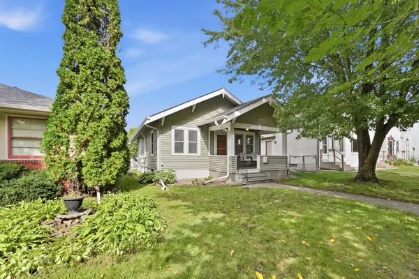 2089 Randolph AVE, Saint Paul, MN 55105