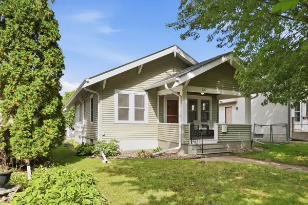 2089 Randolph AVE, Saint Paul, MN 55105