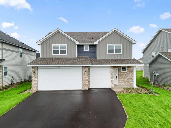 18349 Gladiator DR, Lakeville, MN 55044