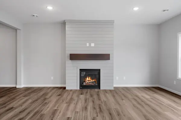 22394 Denmark CT, Farmington, MN 55024