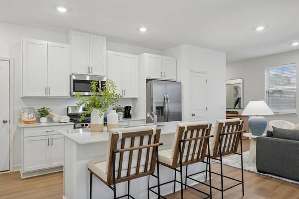 11137 203rd ST W, Lakeville, MN 55044