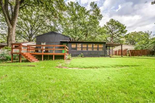 449 Green Acres Rd, Memphis, TN 38117