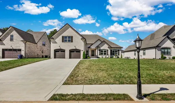 390 Young Ln, Pleasant View, TN 37146