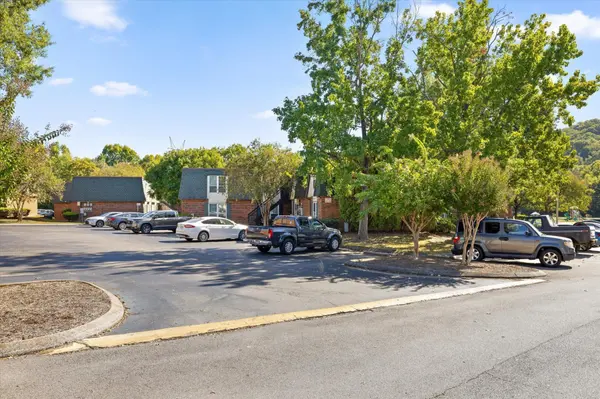 900 Mountain Creek Road #300, Chattanooga, TN 37405
