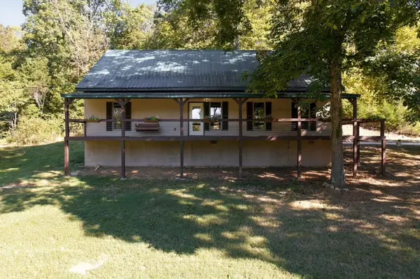 275 Harris Hollow Rd, Pleasant Shade, TN 37145