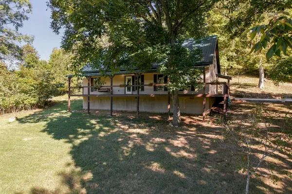 275 Harris Hollow Rd, Pleasant Shade, TN 37145