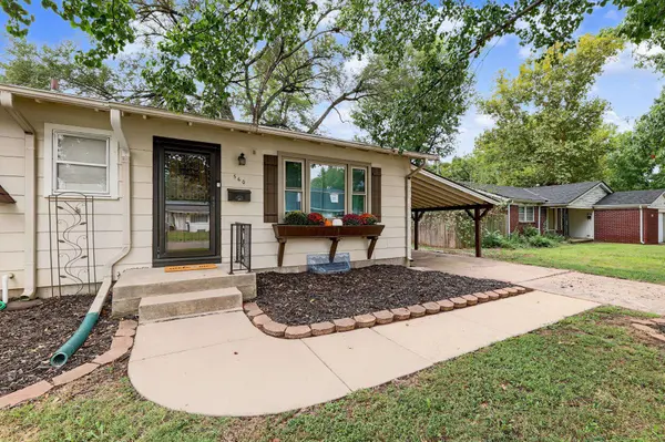 560 S CIRCLE DR, Derby, KS 67037